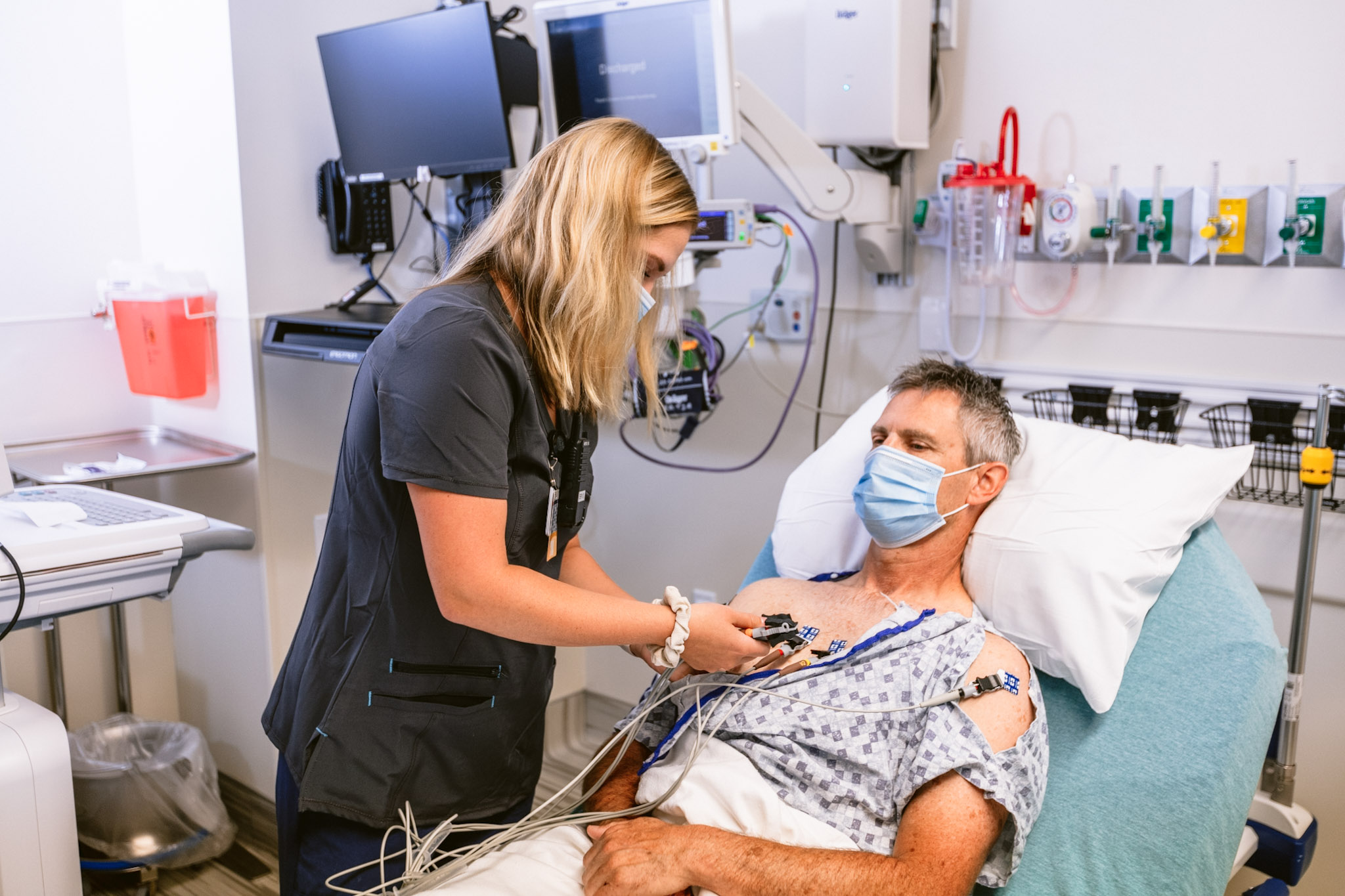 patient with nurse in the ICU
